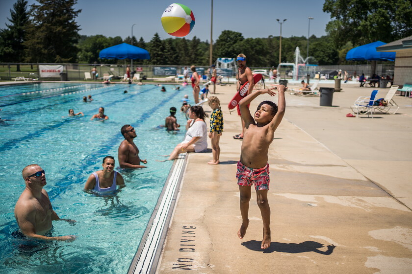 Soldier Field Pool Rochester Photos: Keeping cool at Soldiers Field Pool - Post Bulletin | Rochester ...