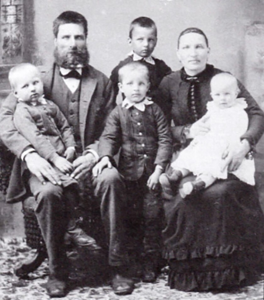 Olof Karin Ohman Family 1893.jpg