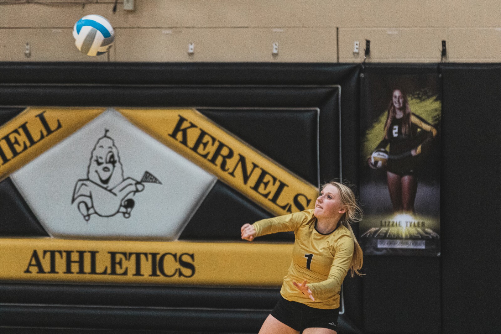 9-29-22VolleyballMitchellvsRoosevelt-34.jpg