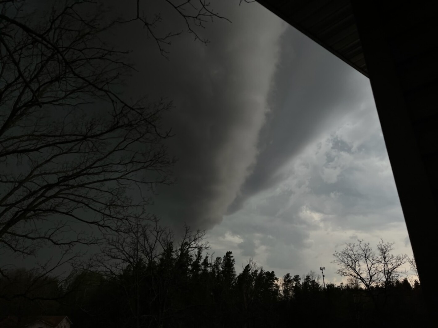 Clouds accompanying severe weather on May 12, 2022 in central Minnesota
