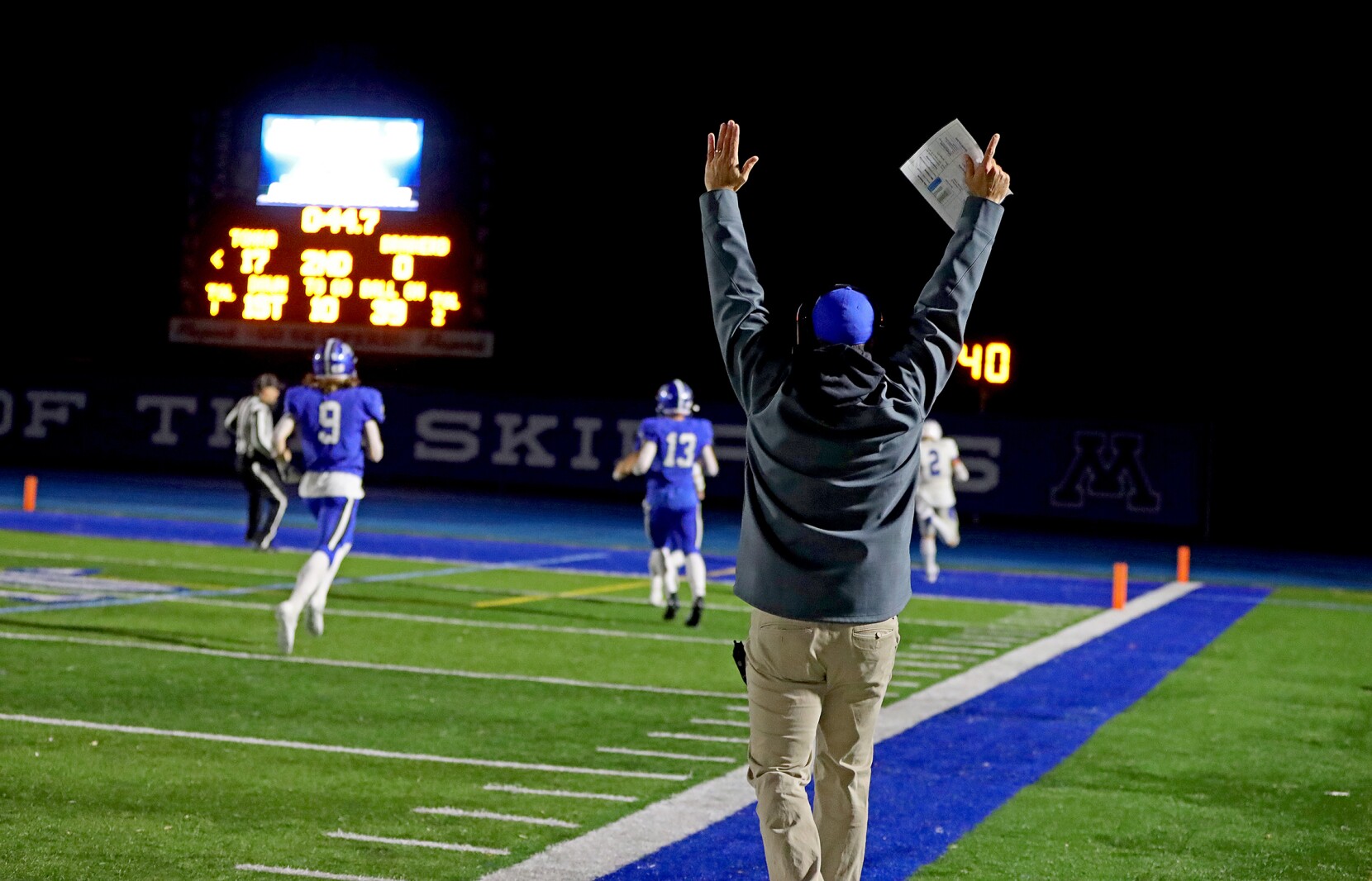 Brainerd Football vs Minnetonka (27).jpg
