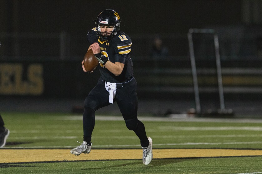 10-14-22PrepFootballHuronvsMHS-29.jpg