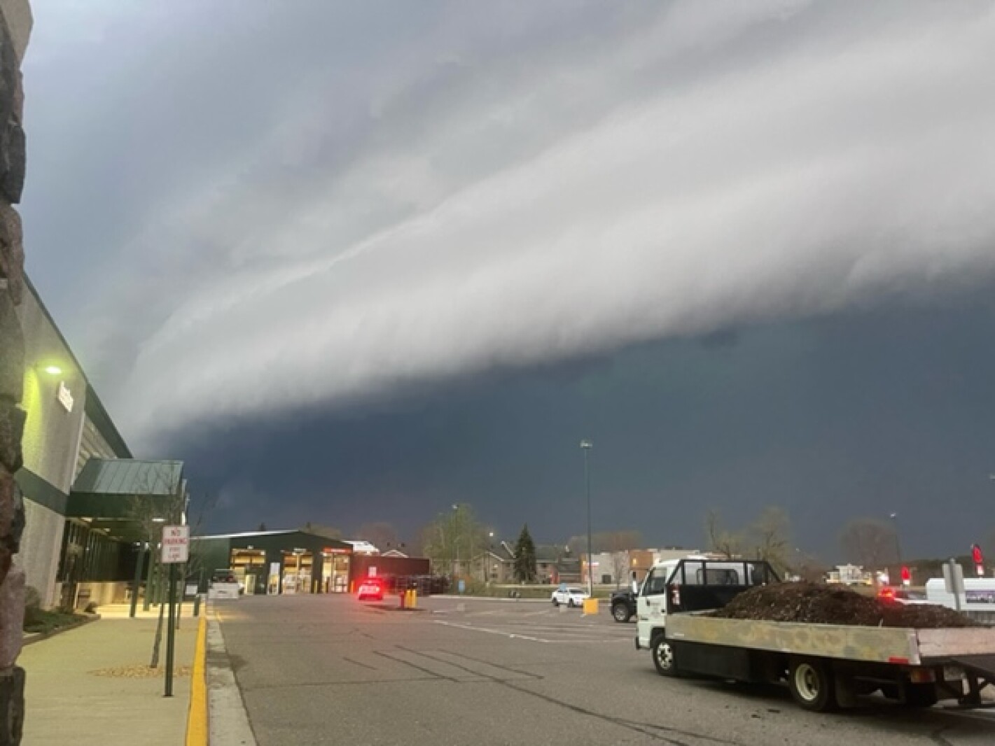 Clouds accompanying severe weather on May 12, 2022 in central Minnesota