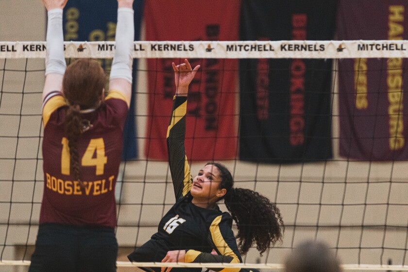 9-29-22VolleyballMitchellvsRoosevelt-16.jpg
