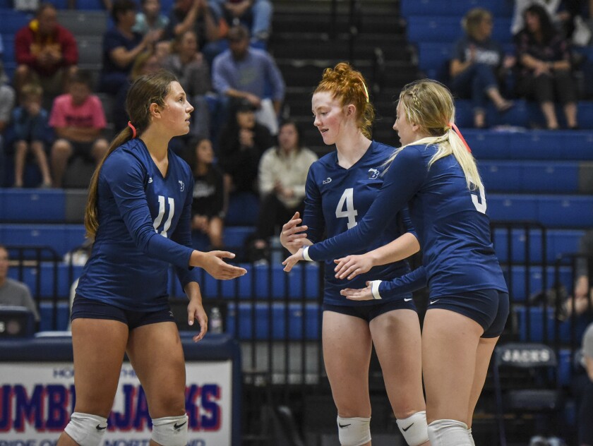 092422.S.BP.BHSVB Beth Bolte Brooklyn Saiger Mollie Rupp.jpg