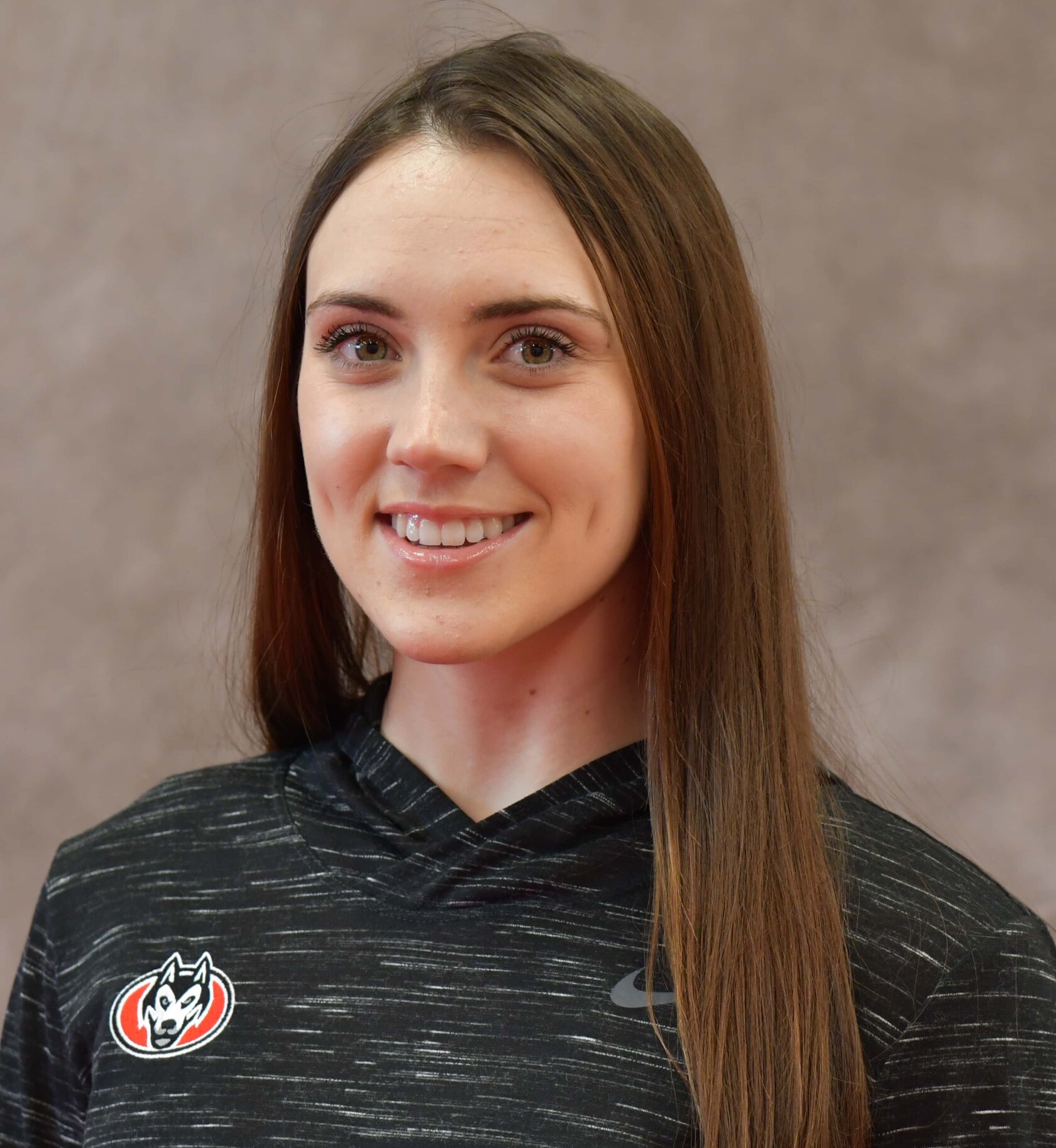 Dodge County's Dana Rasmussen brings SCSU teammates to see her roots