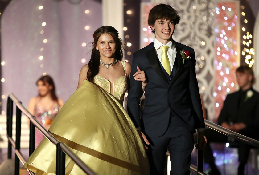 Prom Forum Photos: Superior High School celebrates prom - Superior Telegram | News ...