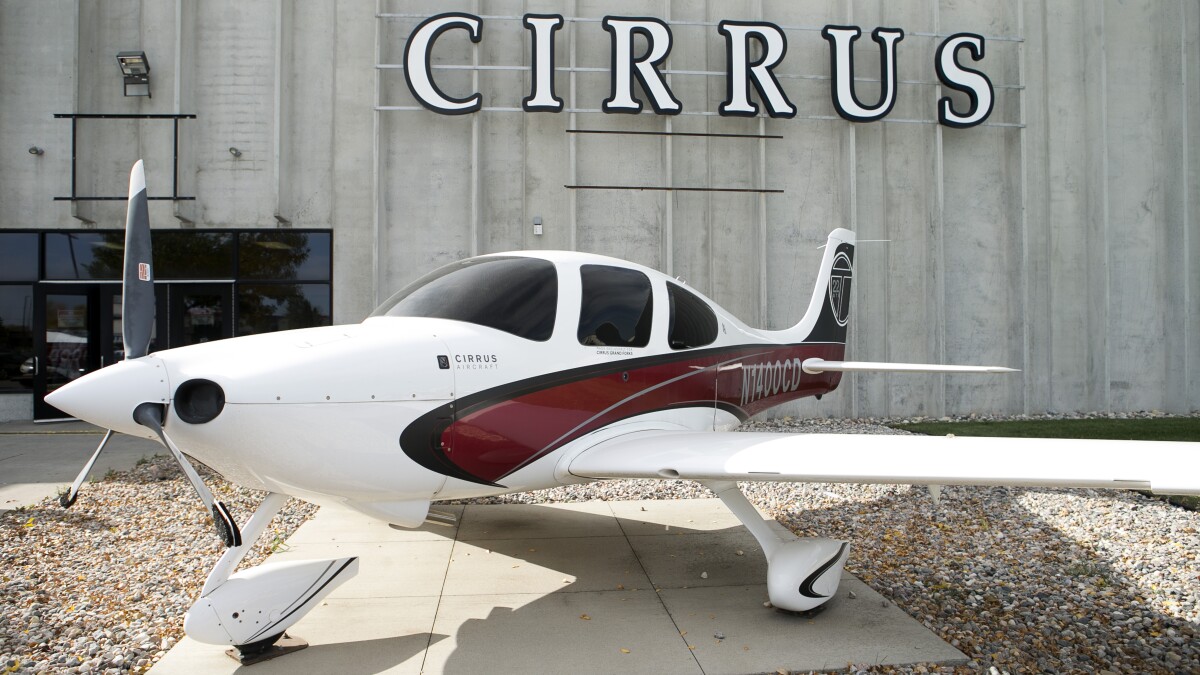 Cirrus Aircraft Vision Center Cirrus Aircraft Vision Center