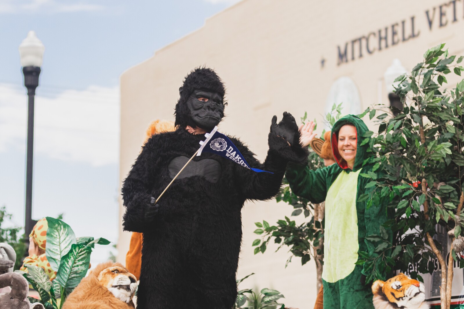 10-1-22DWUBlue&WhiteDaysParade-22.jpg