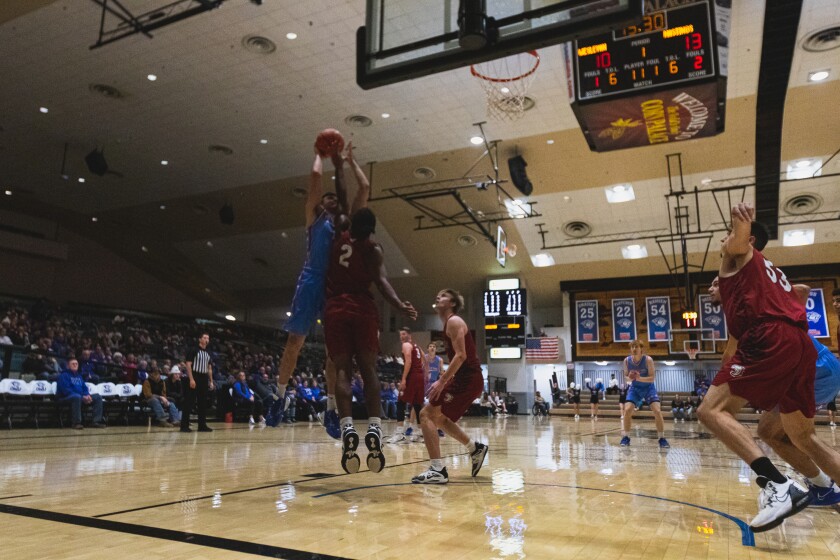 12-3-22DWUBasketball-25.jpg