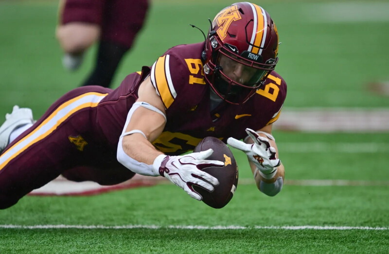 Gophers Football Players Forge Strong Bond Through Injury Recovery
