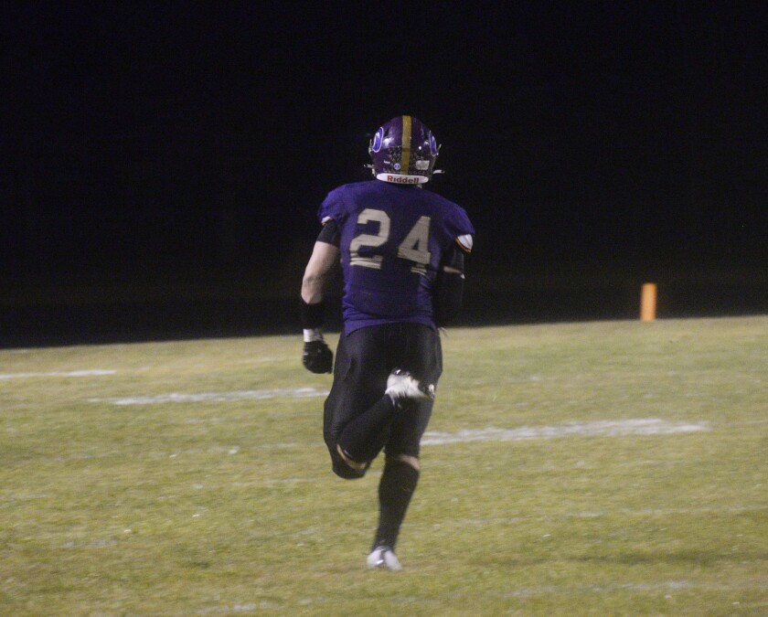092322.S.WCT.THUNDERHAWKS.FOOTBALL.O'MALLEYRUN.jpg