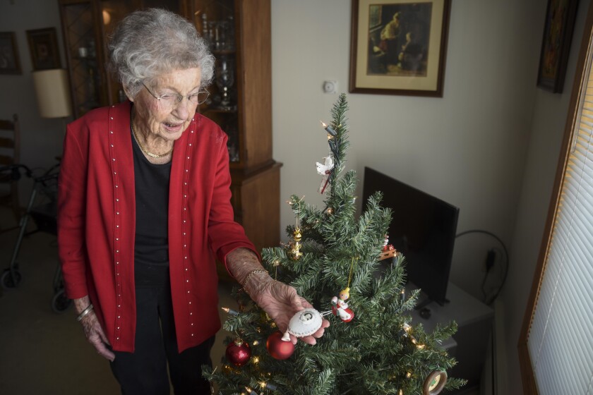 121919.N.WCT.ElderChristmas.0067.jpg