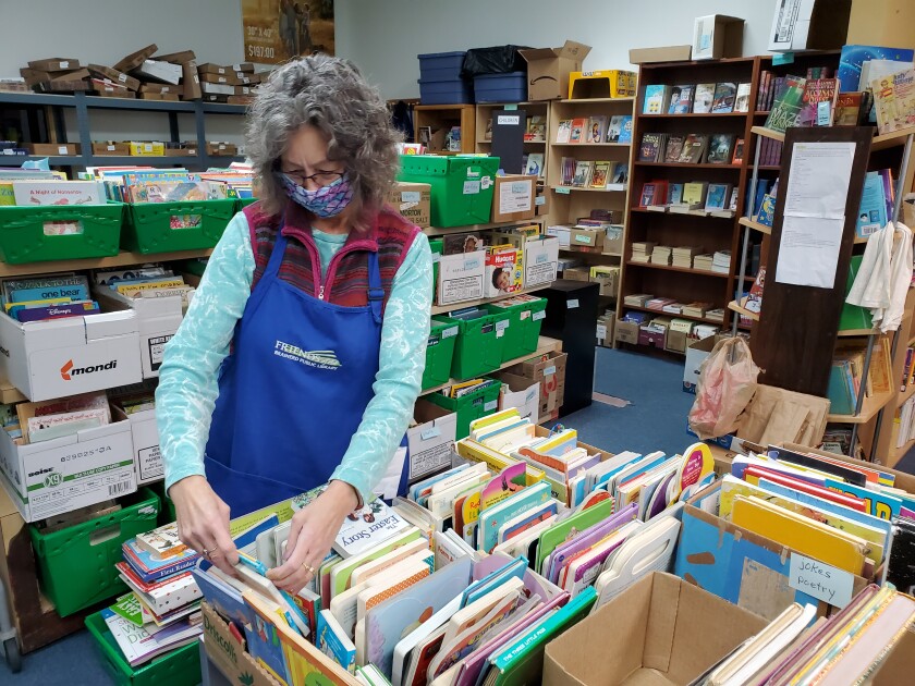 112920.N.BD.LibraryBookSale2