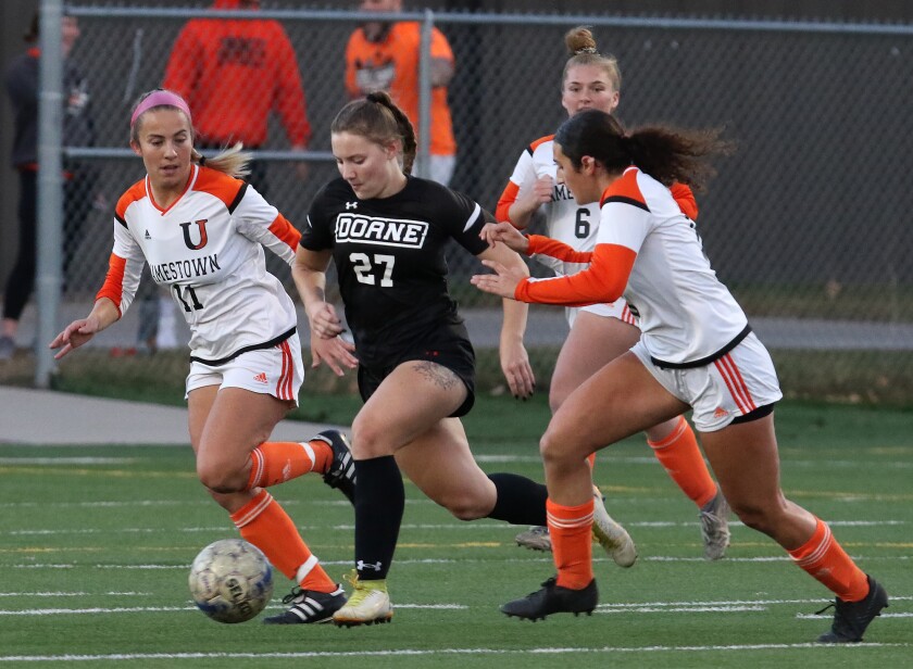 uj womens soccer 11 6 18 vs doane 27 110222.jpg