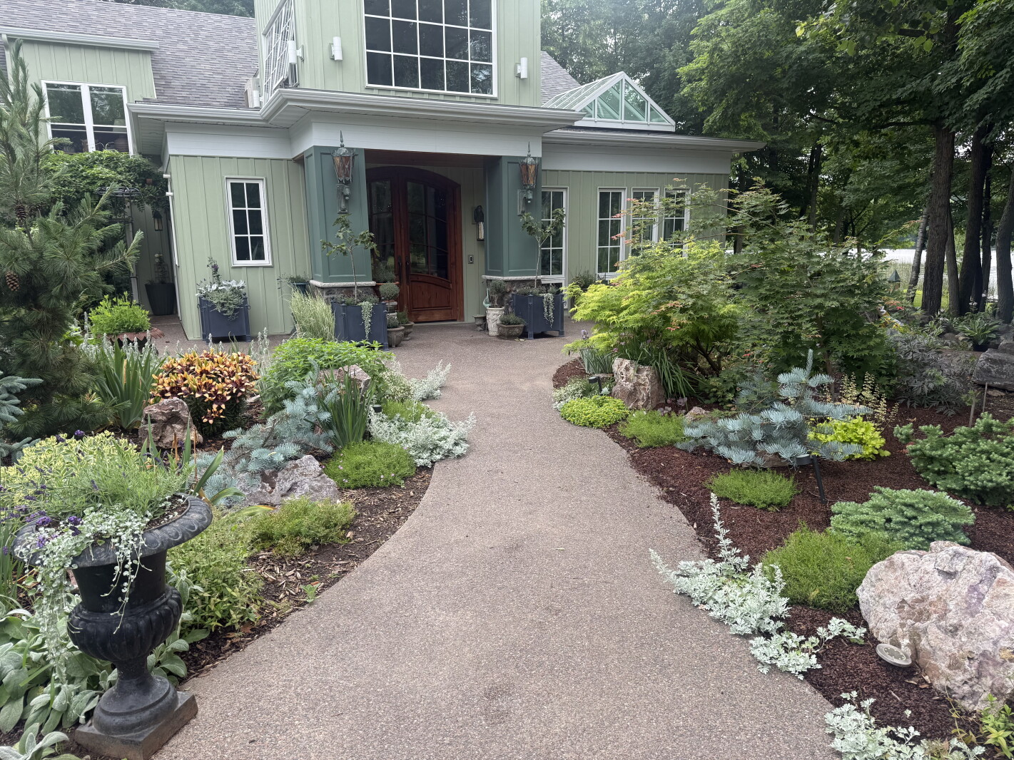 Tour features 4 Cromwell gardens