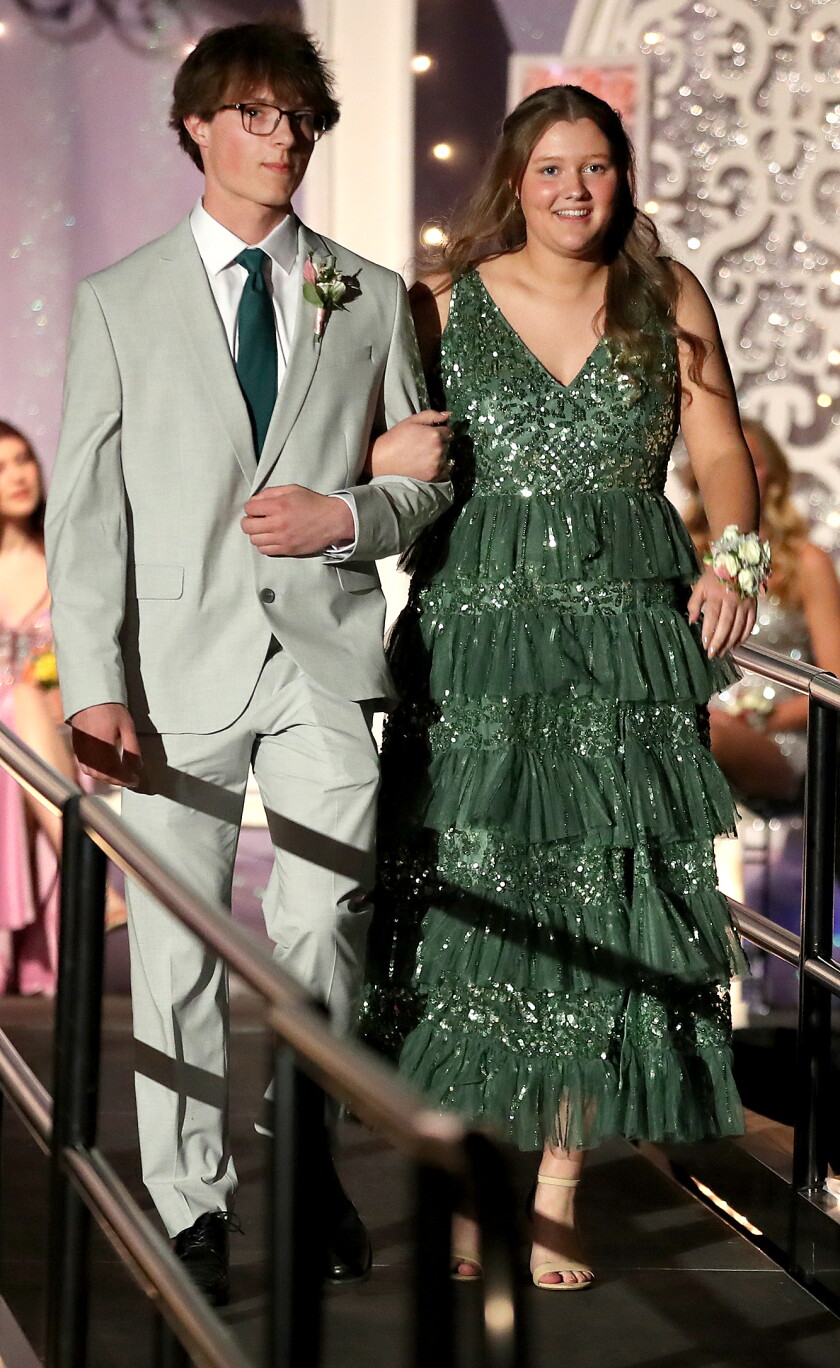 Prom Forum Photos: Superior High School celebrates prom - Superior Telegram | News ...