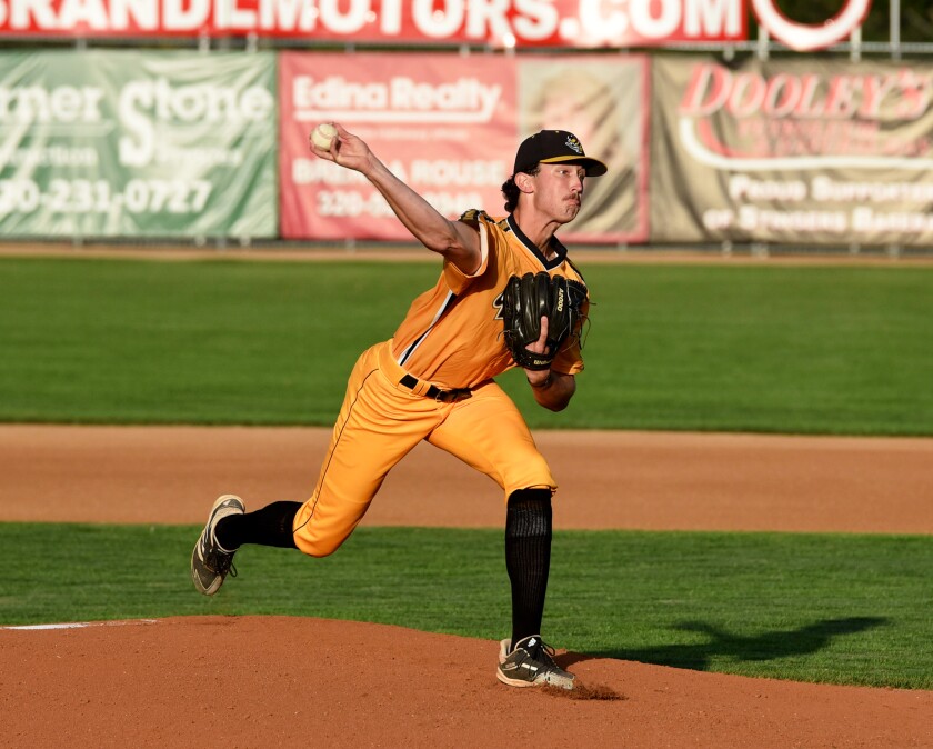 081622.S.WCT.STINGERS.BROOKS.THROW