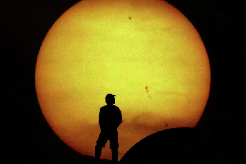 2002222+Solar eclipse May 2012 Chumack TR.jpg