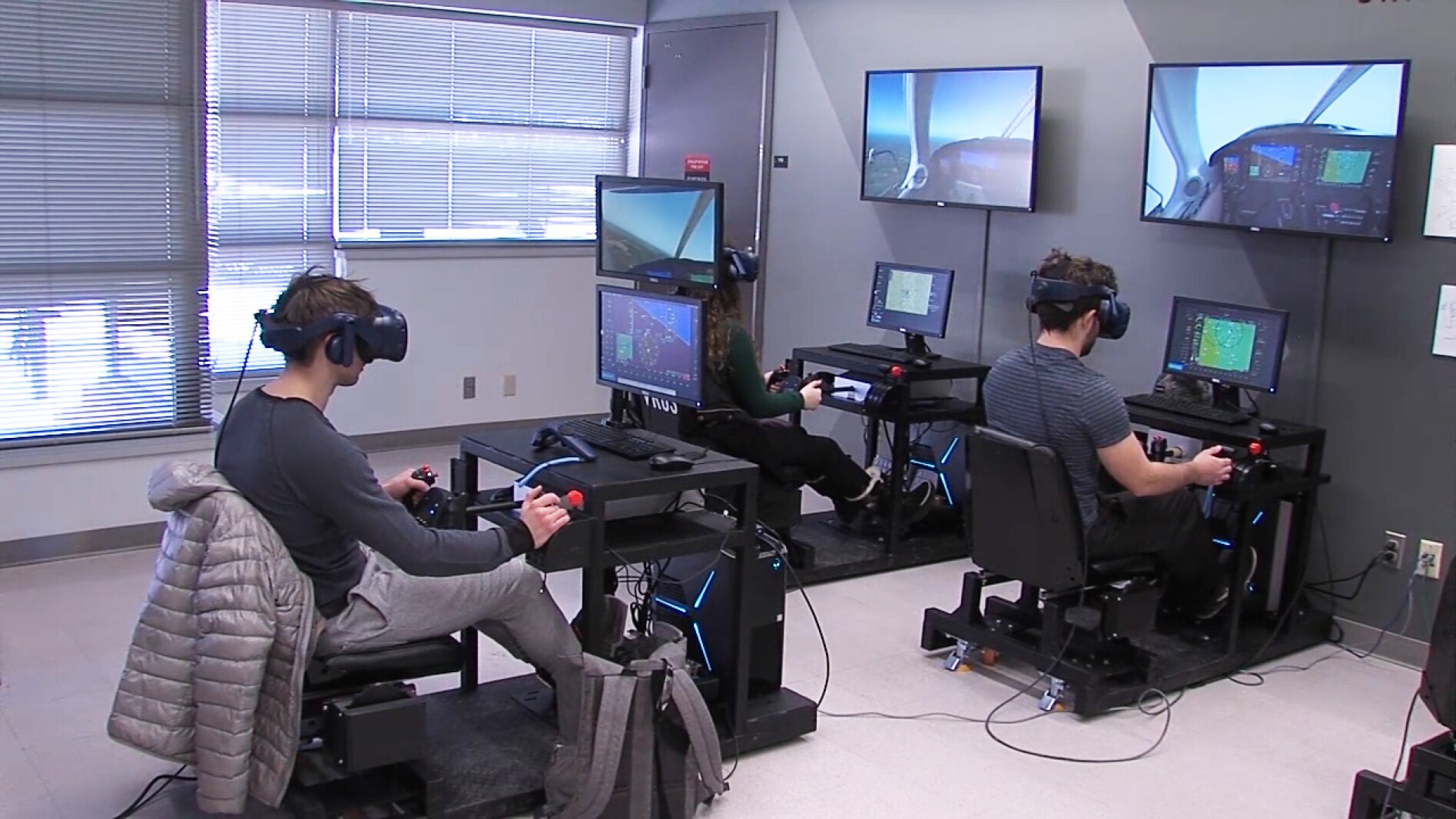 Virtual reality flight simulator to be on display at UND's Aerospace ...