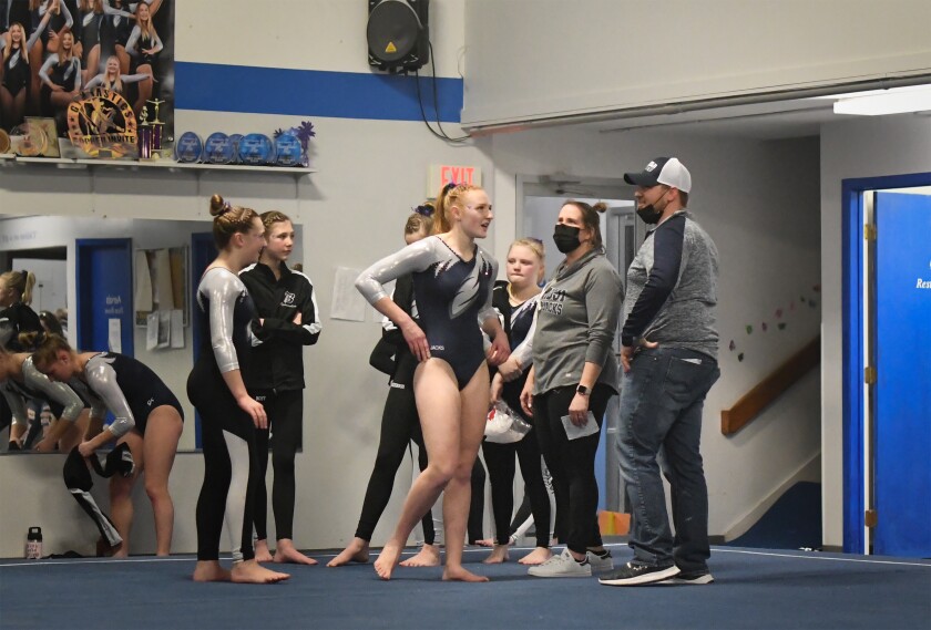 012922.S.BP.BHSGYM2 Mady Schmidt Danny Schmidt.jpg