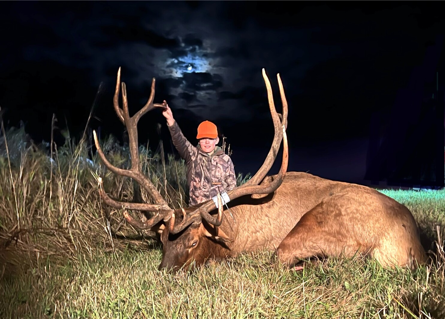 Warren, Minnesota, 13yearold shoots trophy bull elk in Kittson County