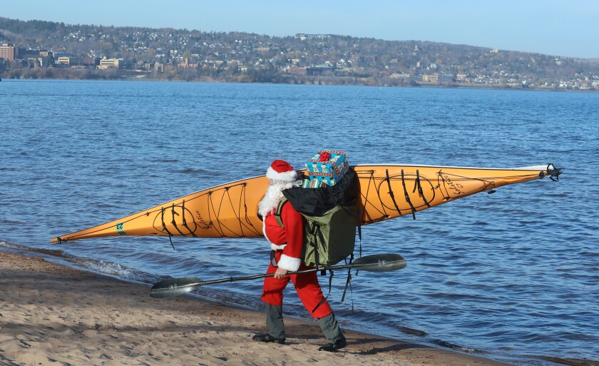 KayakSanta1.jpg