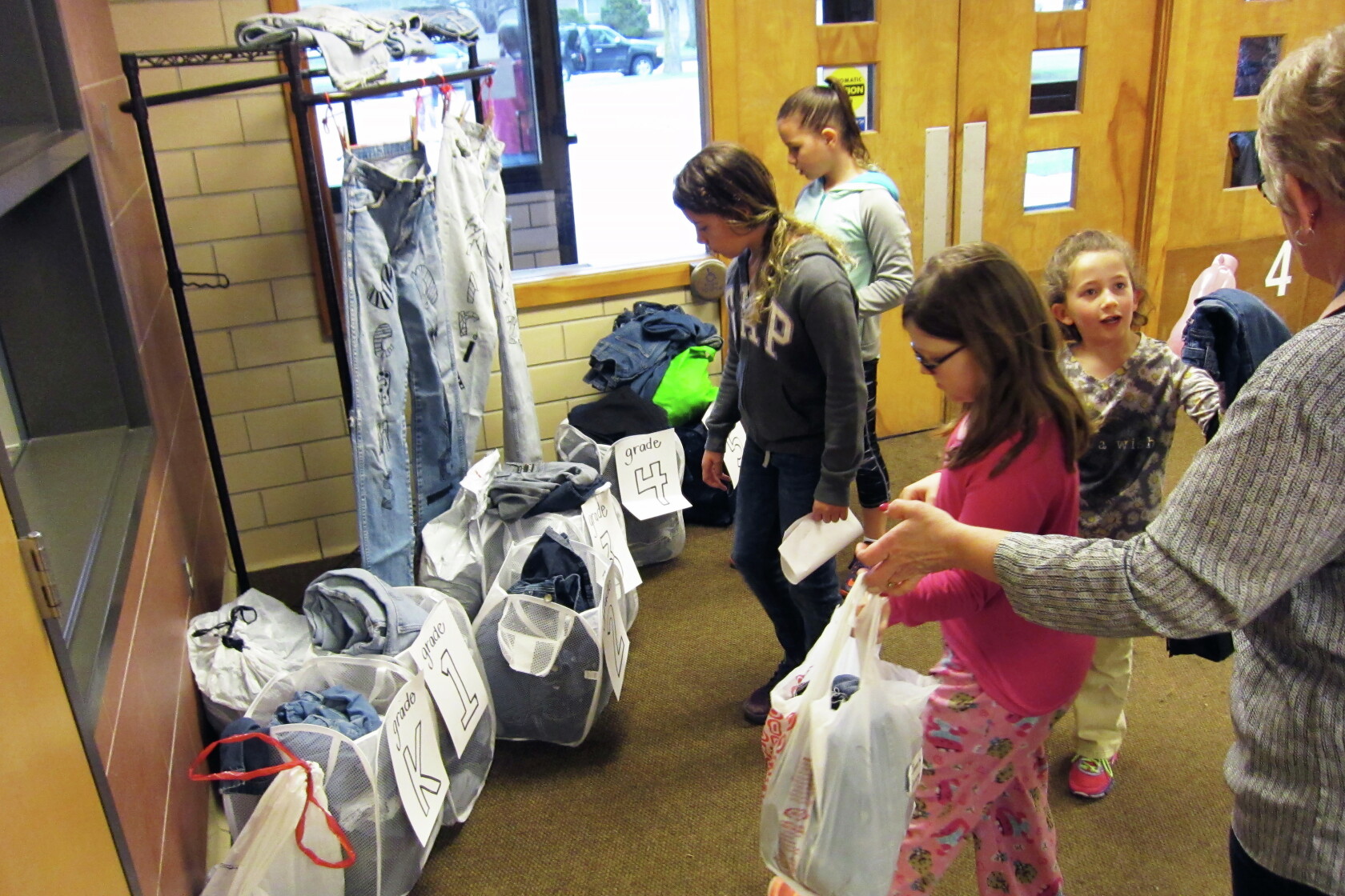 Lewis And Clark Students Giving Blue Jeans A Green Future InForum lewis-and-clark-students-giving-blue-jeans-a-green-future-inforum