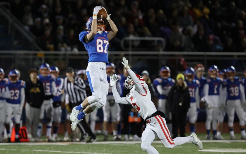 110621.s.ff.sheyennefootball.Newton.jpg