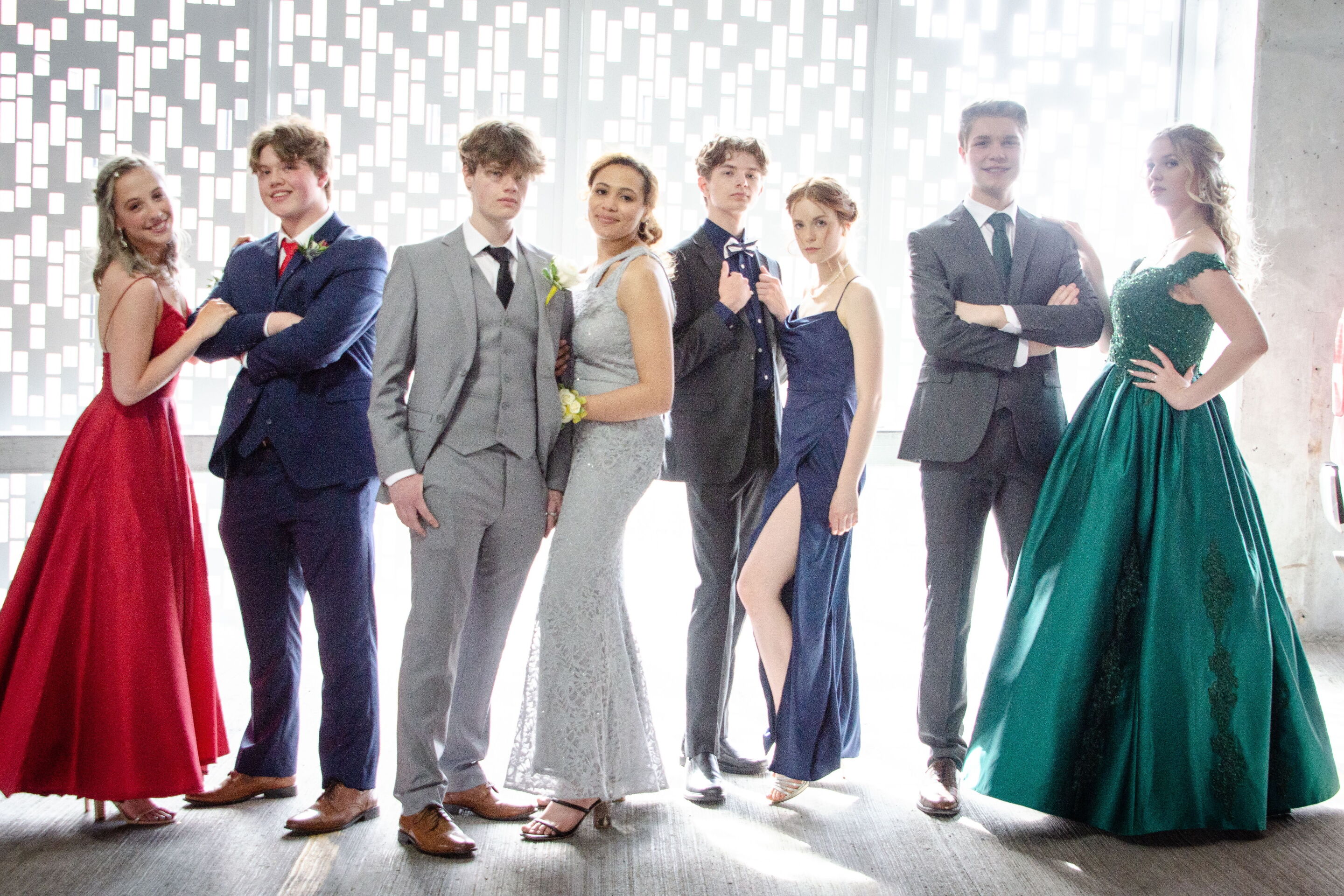 Prom Class Picture Prom photos get sophisticated as students seek iconic and trendy spots ...