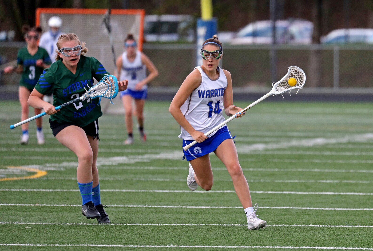 Brainerd's Mercedes Engstrom runs with the ball against Sartell/Sauk Rapids.