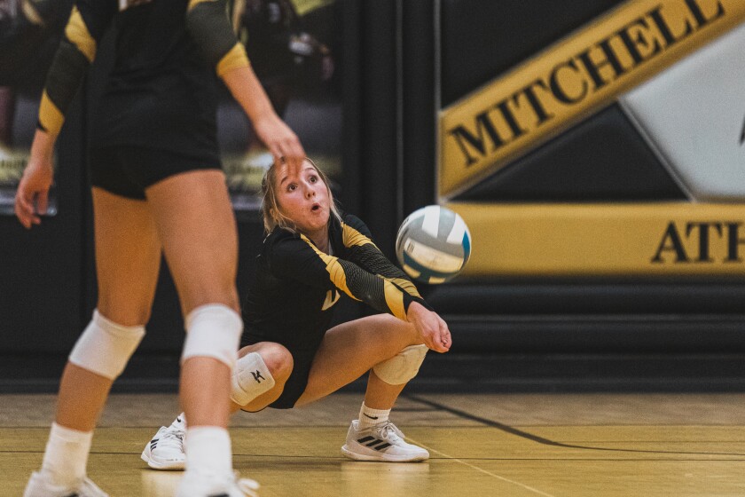 9-29-22VolleyballMitchellvsRoosevelt-31.jpg