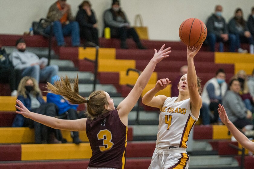 011022-DOVER-EYOTA-PINE-ISLAND-GIRLS-BASKETBALL-8194.jpg