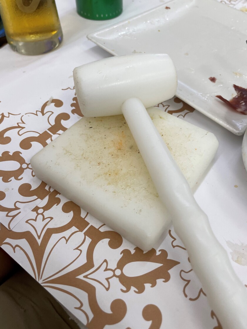 Pratos da Cervejaria Ramiro em Lisboa, Portugal.