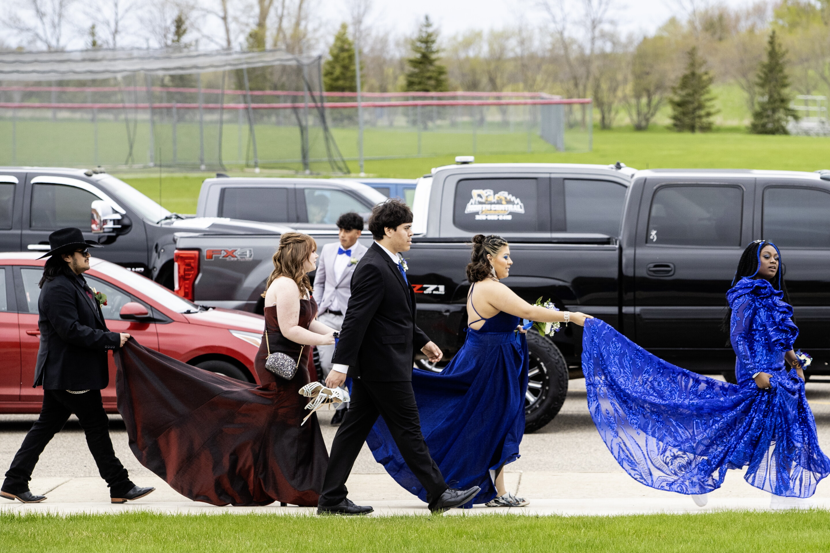 Prom Forum Photos: Prom brings a walk to remember for Willmar High School students ...