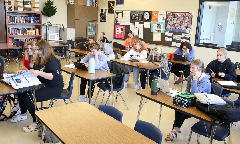 Students in Katie Thompson’s journalism class work on stories for the Octagon, Northwestern’s student newspaper, during class