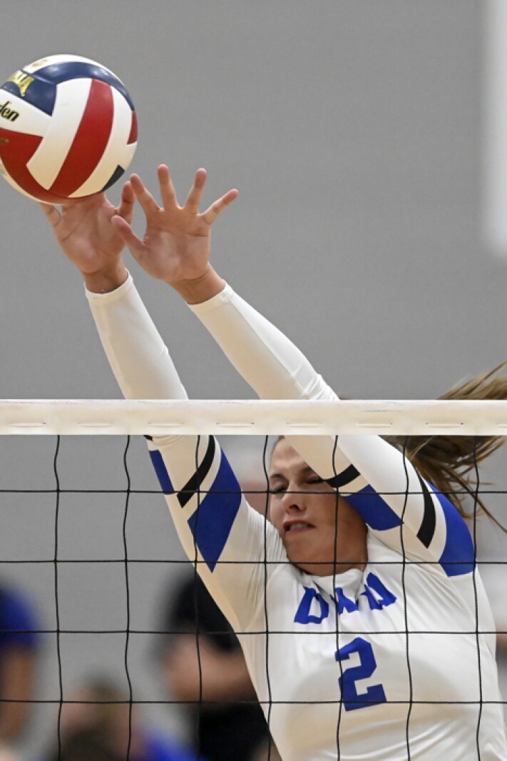 100521.DWU-DSUVball6.jpg