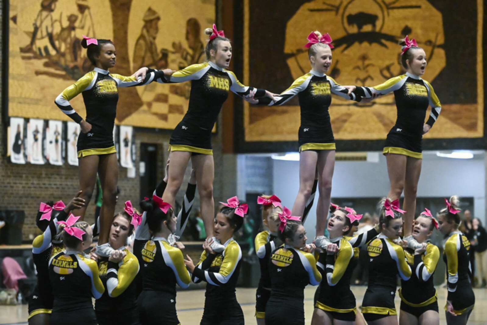 100621.Cheer25.jpg