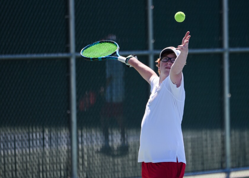 Willmar Cardinals Boys Tennis v porovnaní s tenisom Osakis Boys, 050525-2.jpg