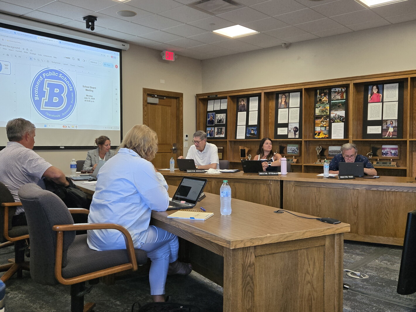School Board discusses changes to open forum