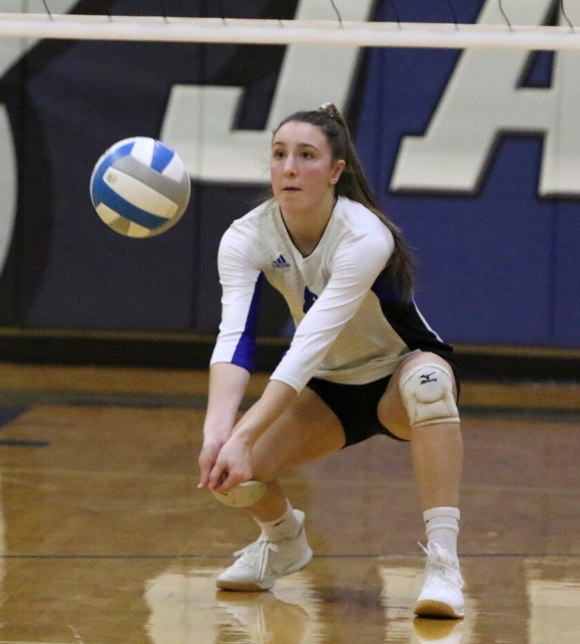 wda volleyball jhs anderson dig.jpg