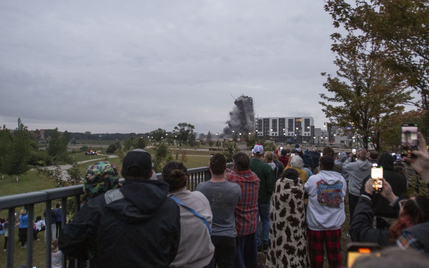 Photos and video: The implosion of Fargo's Lashkowitz High Rise ...