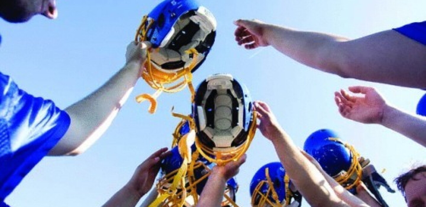 St. Scholastica football team has historic huddle - Duluth News Tribune ...