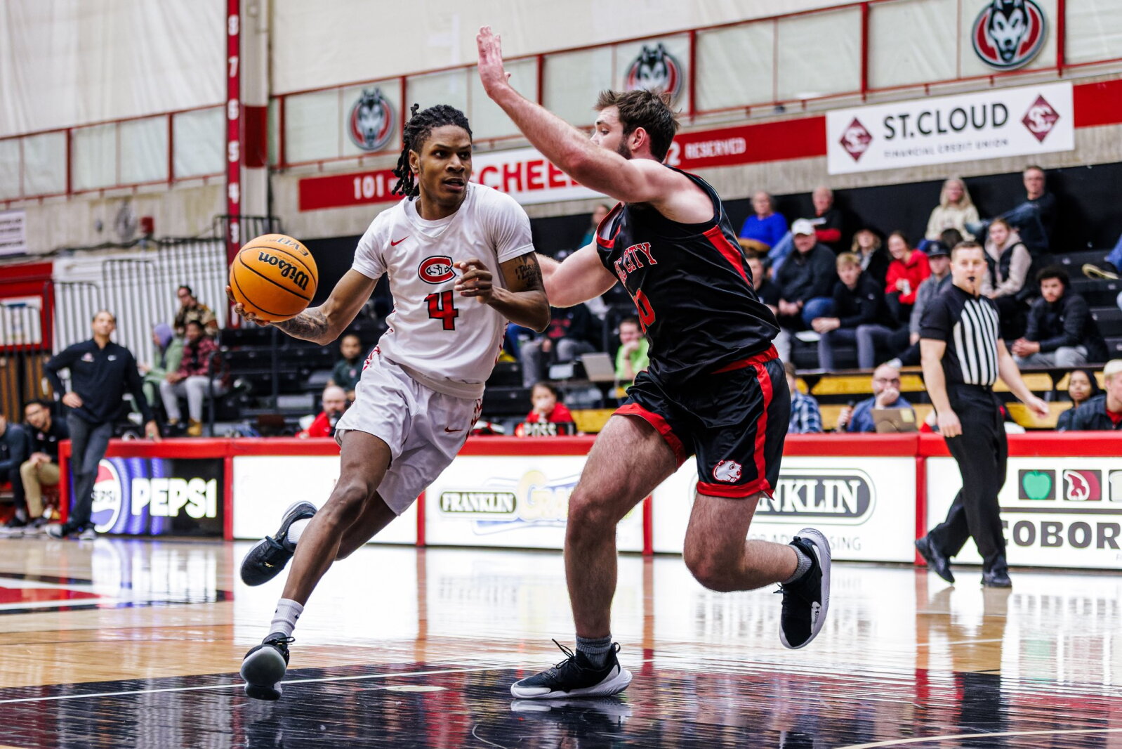 College basketball roundup: SCSU men finish 1-1 at UMD Basketball ...