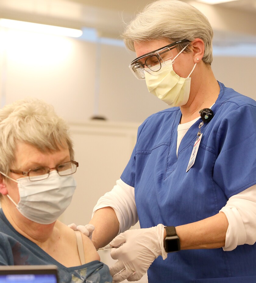 040821.n.dnt.Nurse8.jpg
