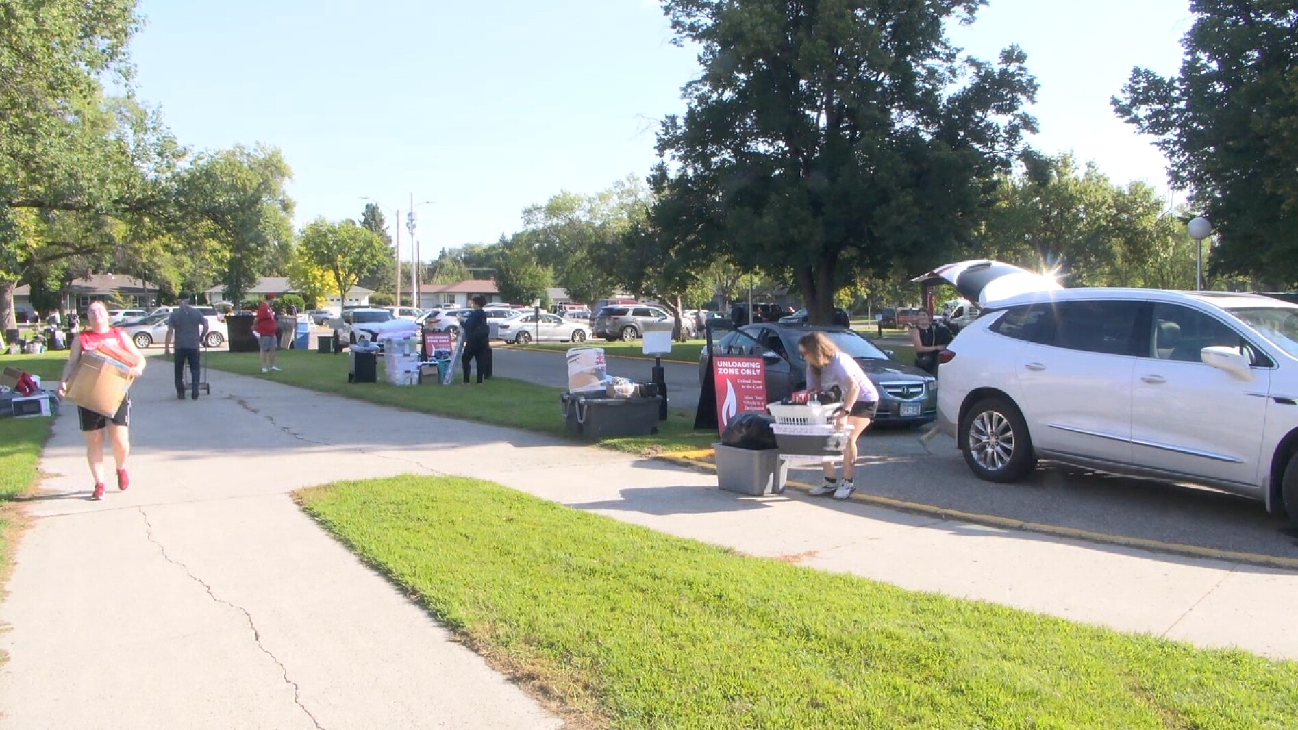 College move-in brings students back to campus