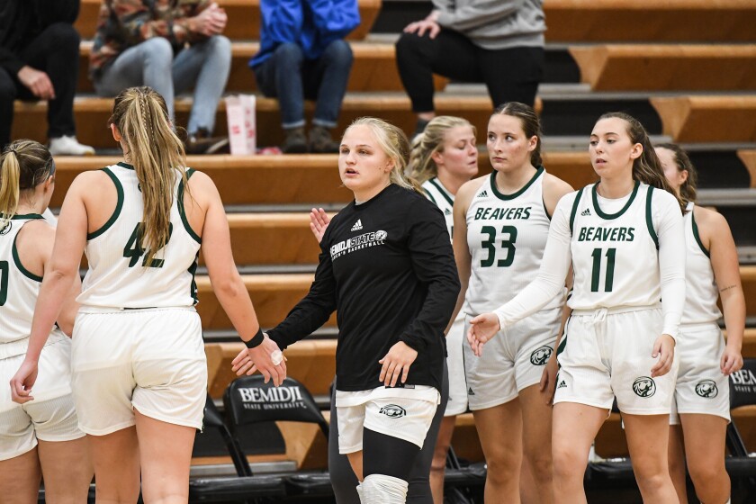 112622.S.BP.BSUWBB Beavers Timeout.jpg