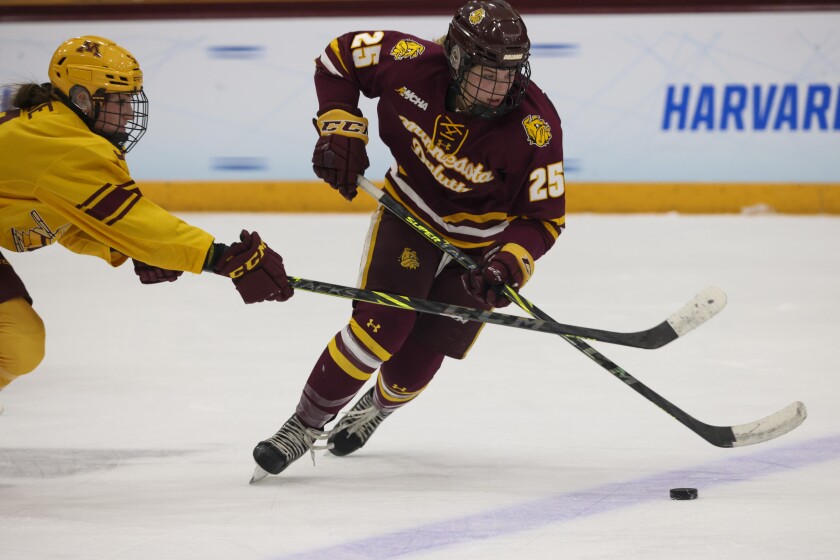 Minnesota Duluth plays Minnesota in NCAA Division I Regional Final for a trip to Frozen Four