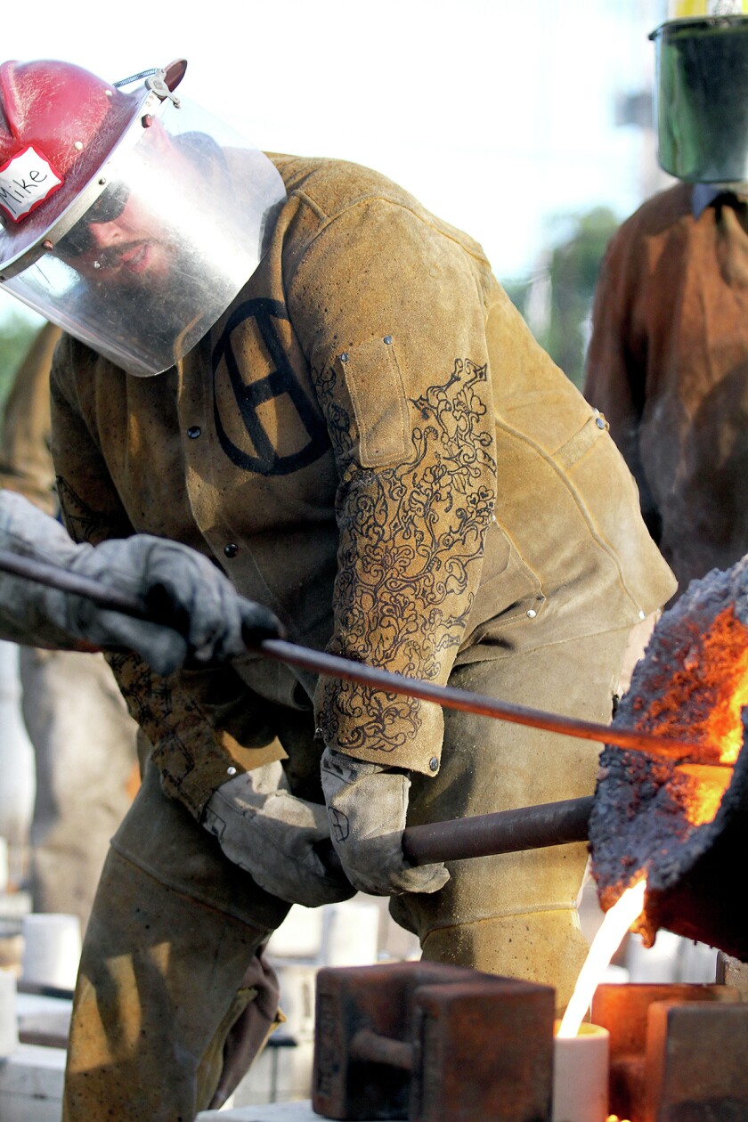 2812739+Iron Pour 1.jpg