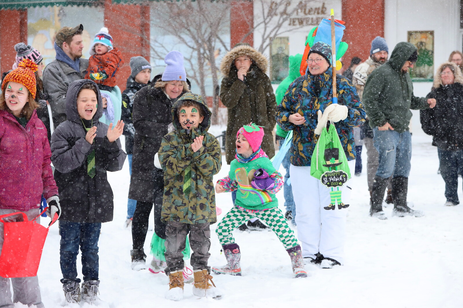 Dig Dispatch Prolonged snowstorm has residents digging out — again - Brainerd ...